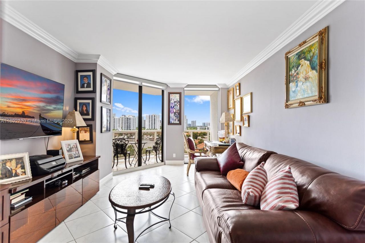 3598 Yacht Club Dr, Unit 1004, Aventura, FL 33180 Photo