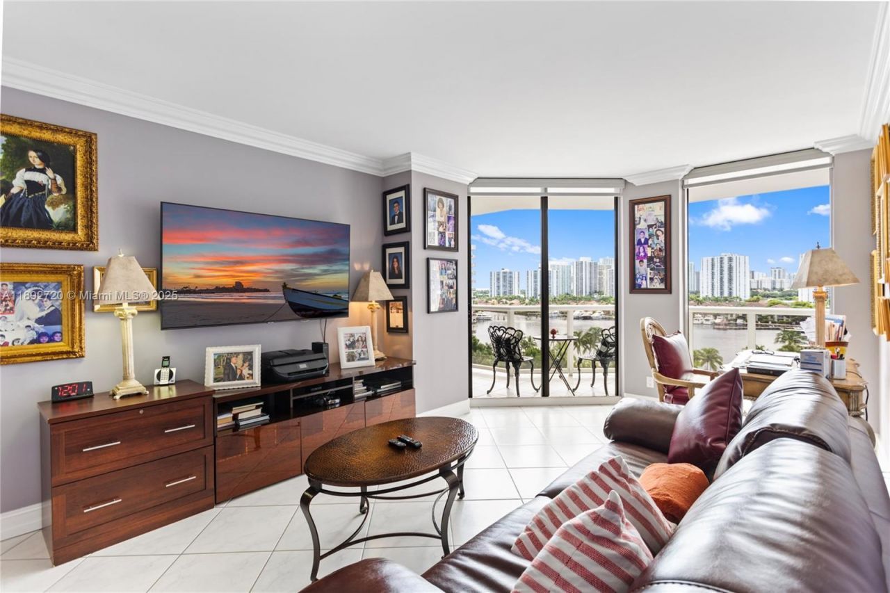 3598 Yacht Club Dr, Unit 1004, Aventura, FL 33180 Photo