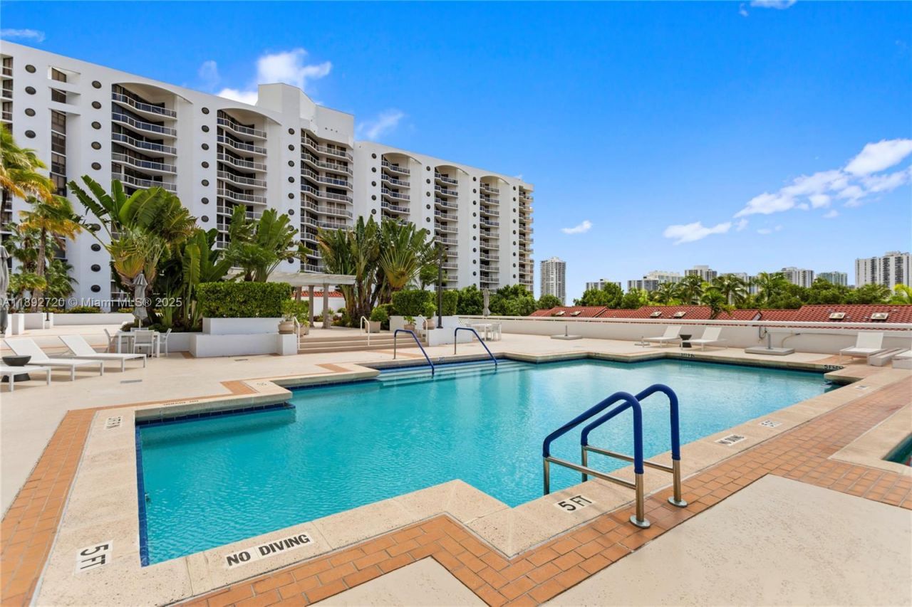 3598 Yacht Club Dr, Unit 1004, Aventura, FL 33180 Photo