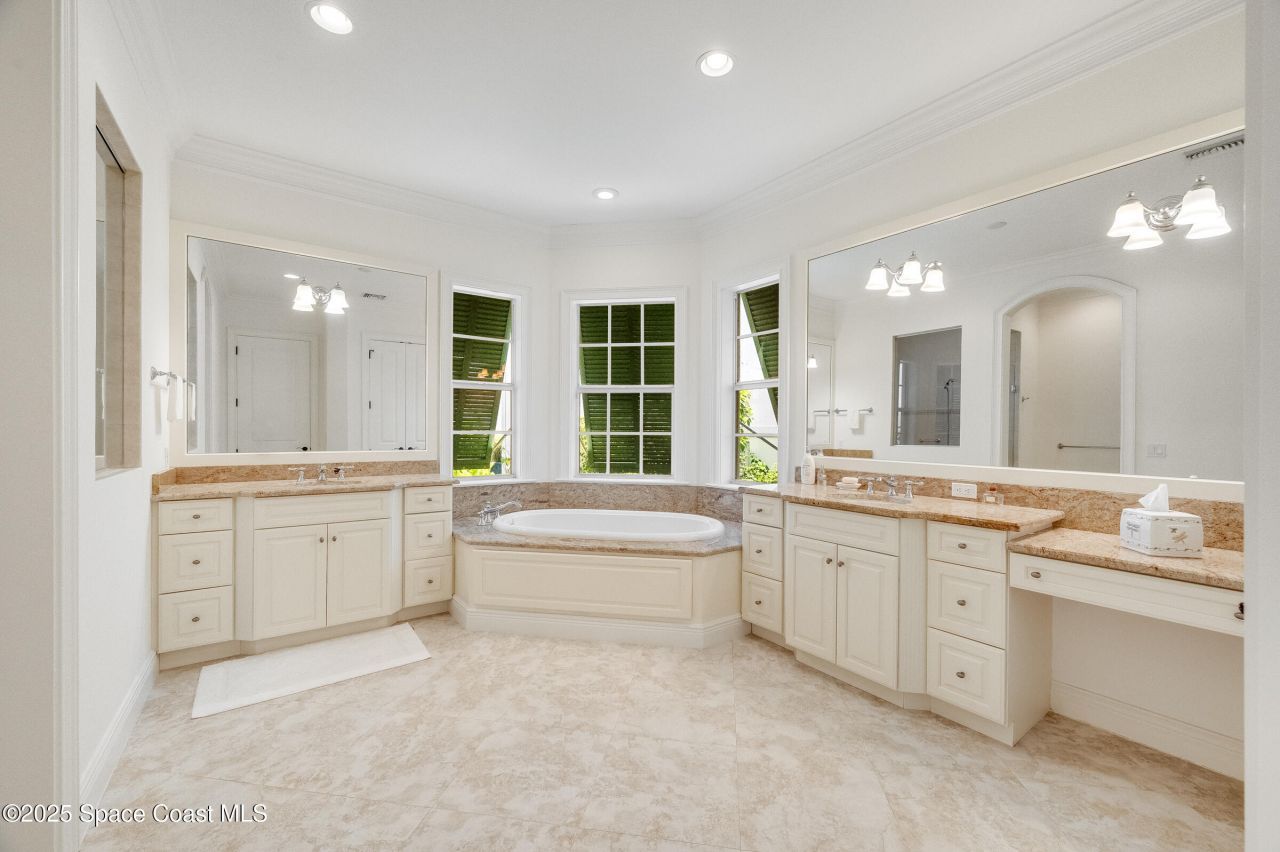 409 S Palm Island Circle, Indian River Shores, FL 32963 Photo