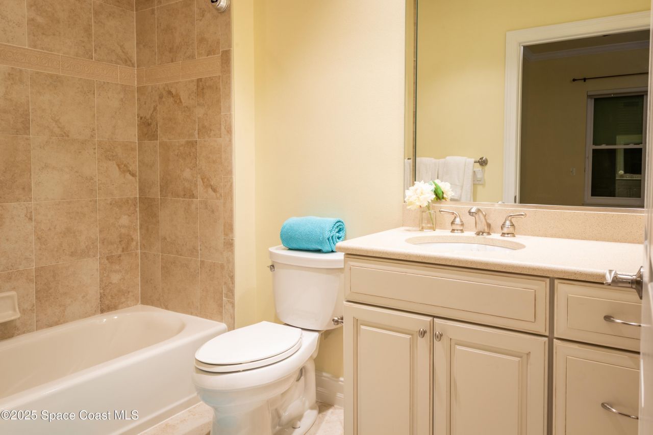 1 Indian River Avenue, Unit 201, Titusville, FL 32796 Photo