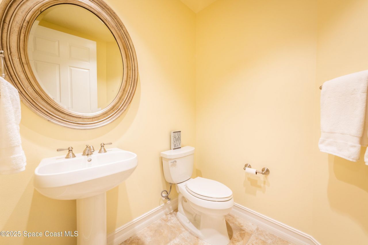 1 Indian River Avenue, Unit 201, Titusville, FL 32796 Photo