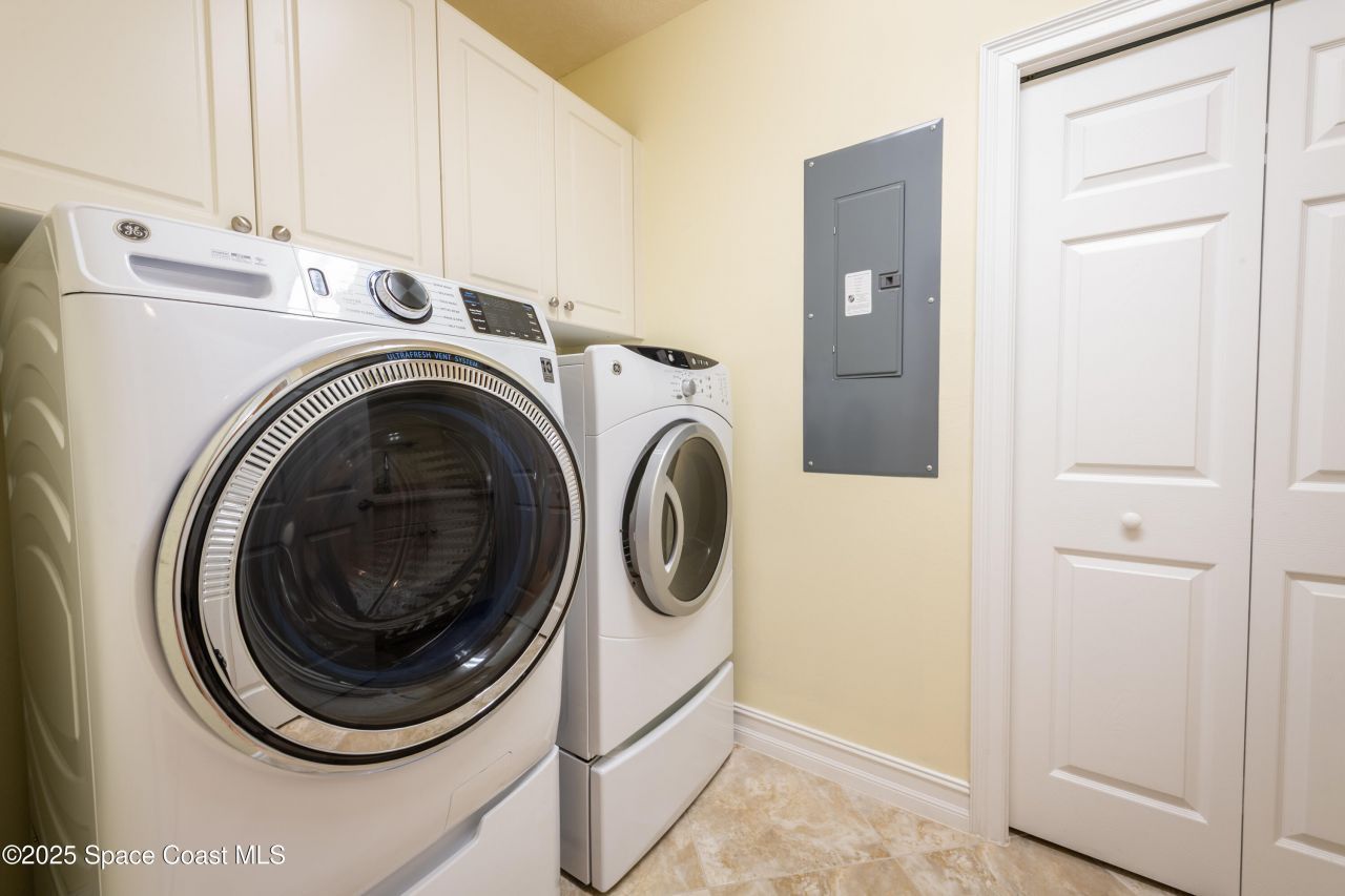 1 Indian River Avenue, Unit 201, Titusville, FL 32796 Photo