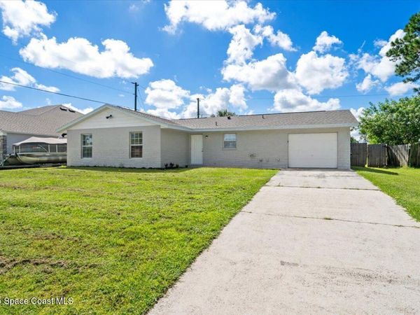 680 Bluefields Street SE, Palm Bay, FL 32909
