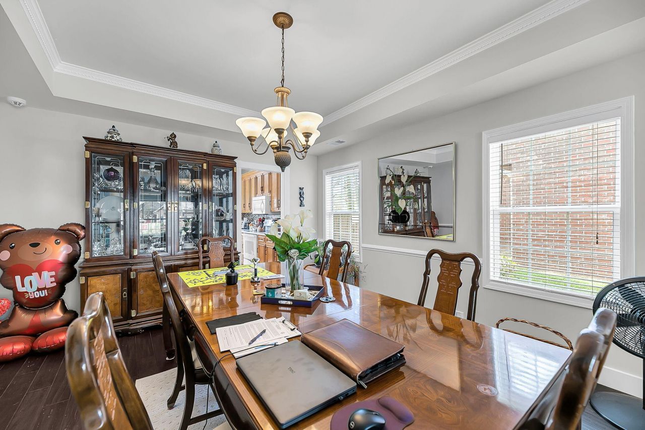 8725 Evangeline Drive Photo 11