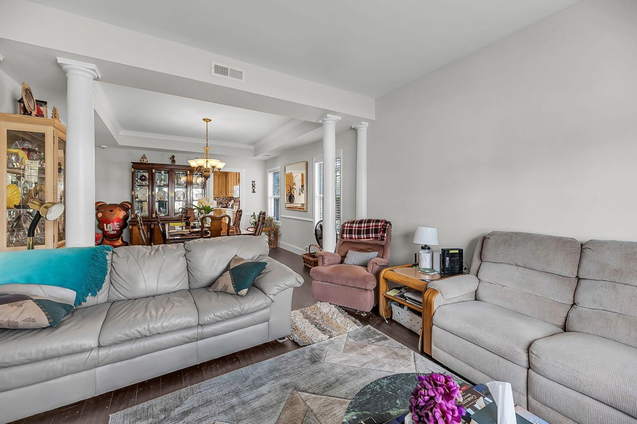 8725 Evangeline Drive Photo 13