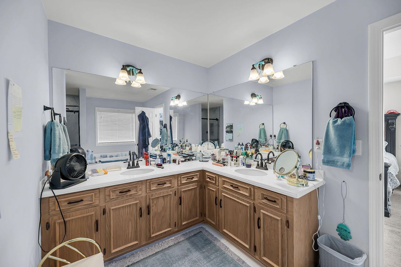 8725 Evangeline Drive Photo 17