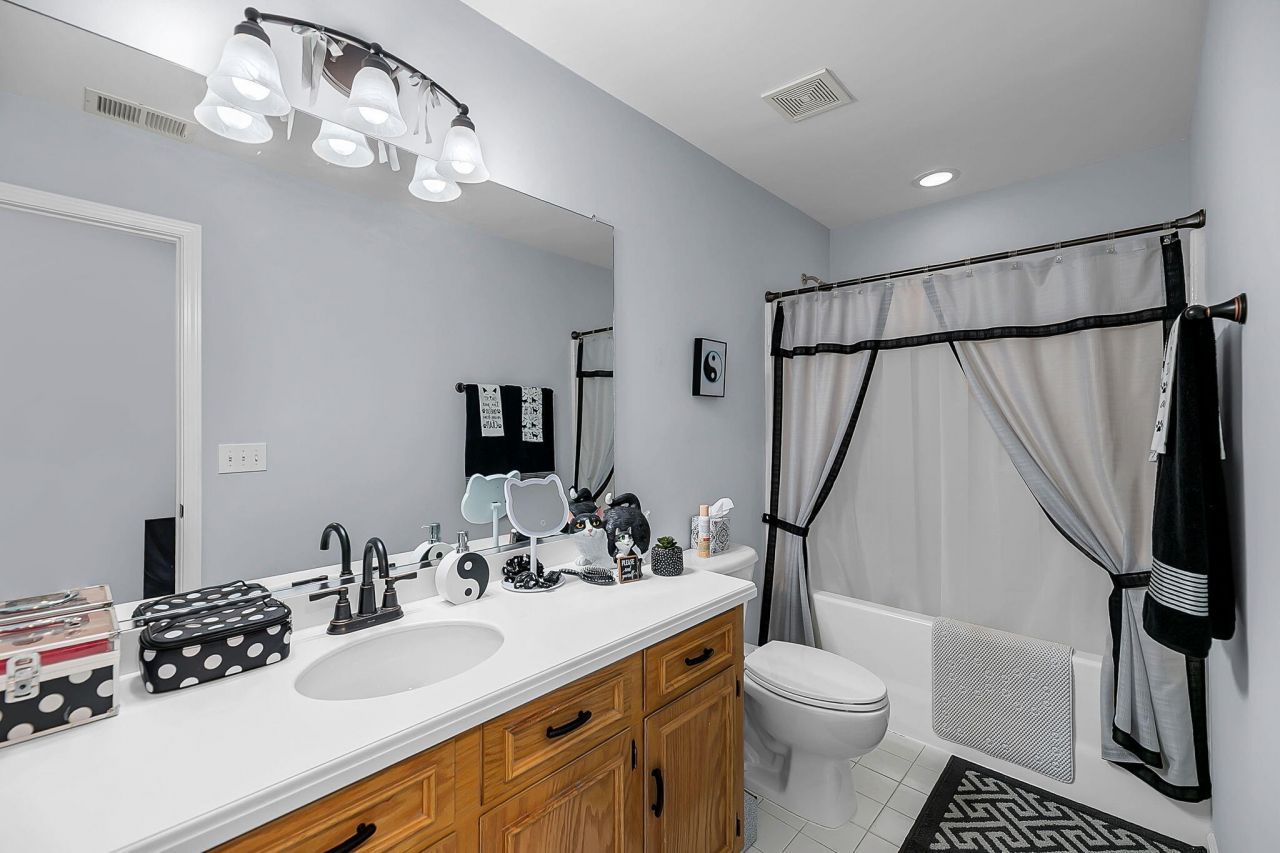 8725 Evangeline Drive Photo 21