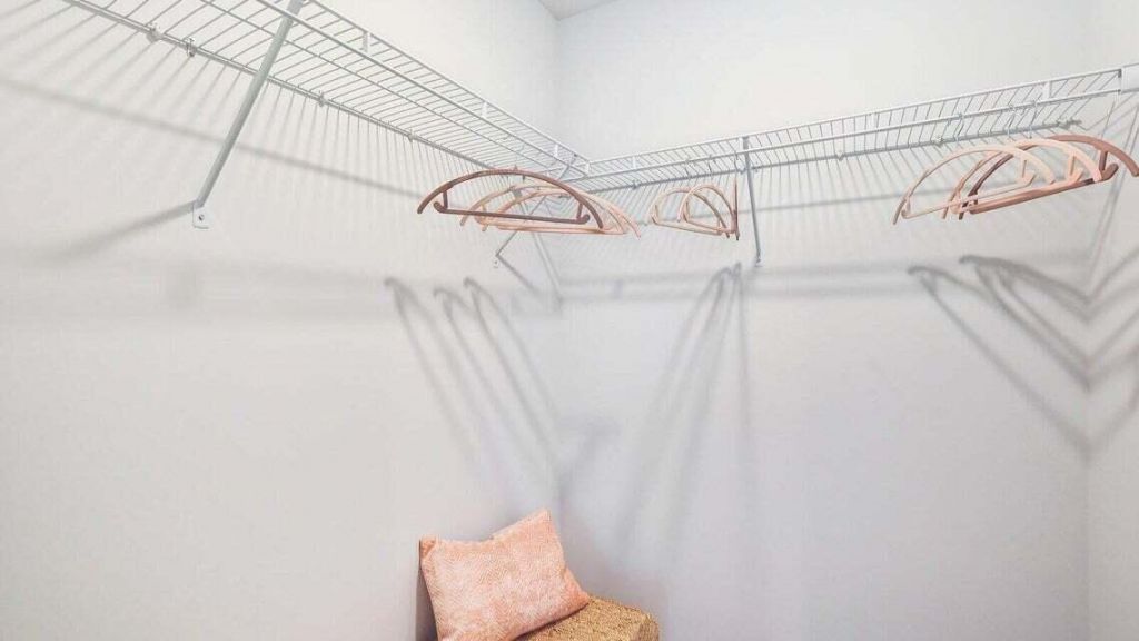 8865 Shovelnose Court Photo 17