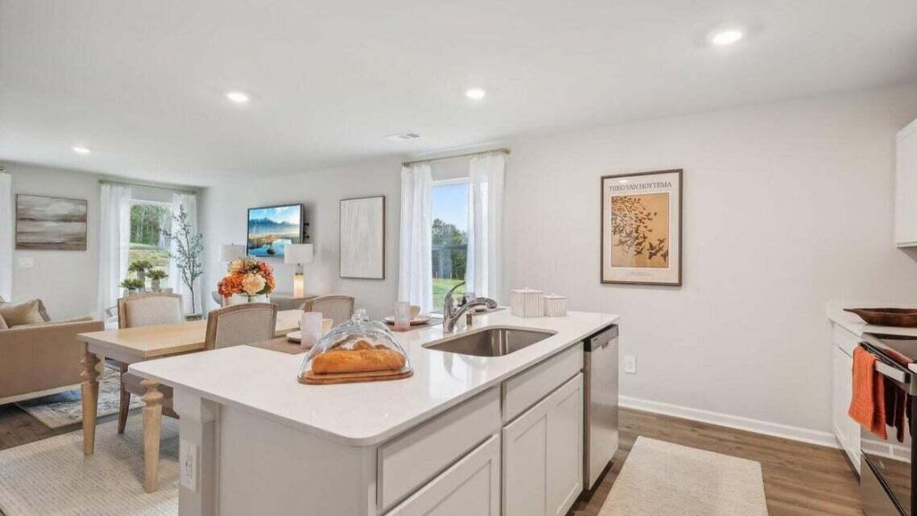 8865 Shovelnose Court Photo 5