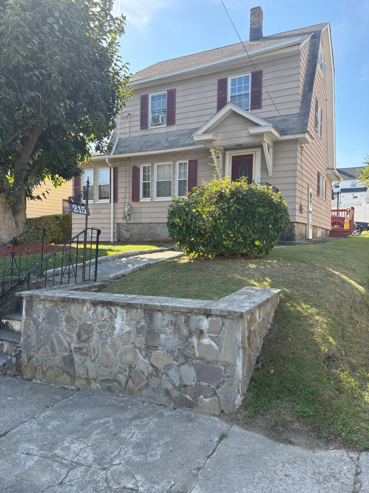 215 Summerfield, Bridgeport, CT 06610 Main Photo