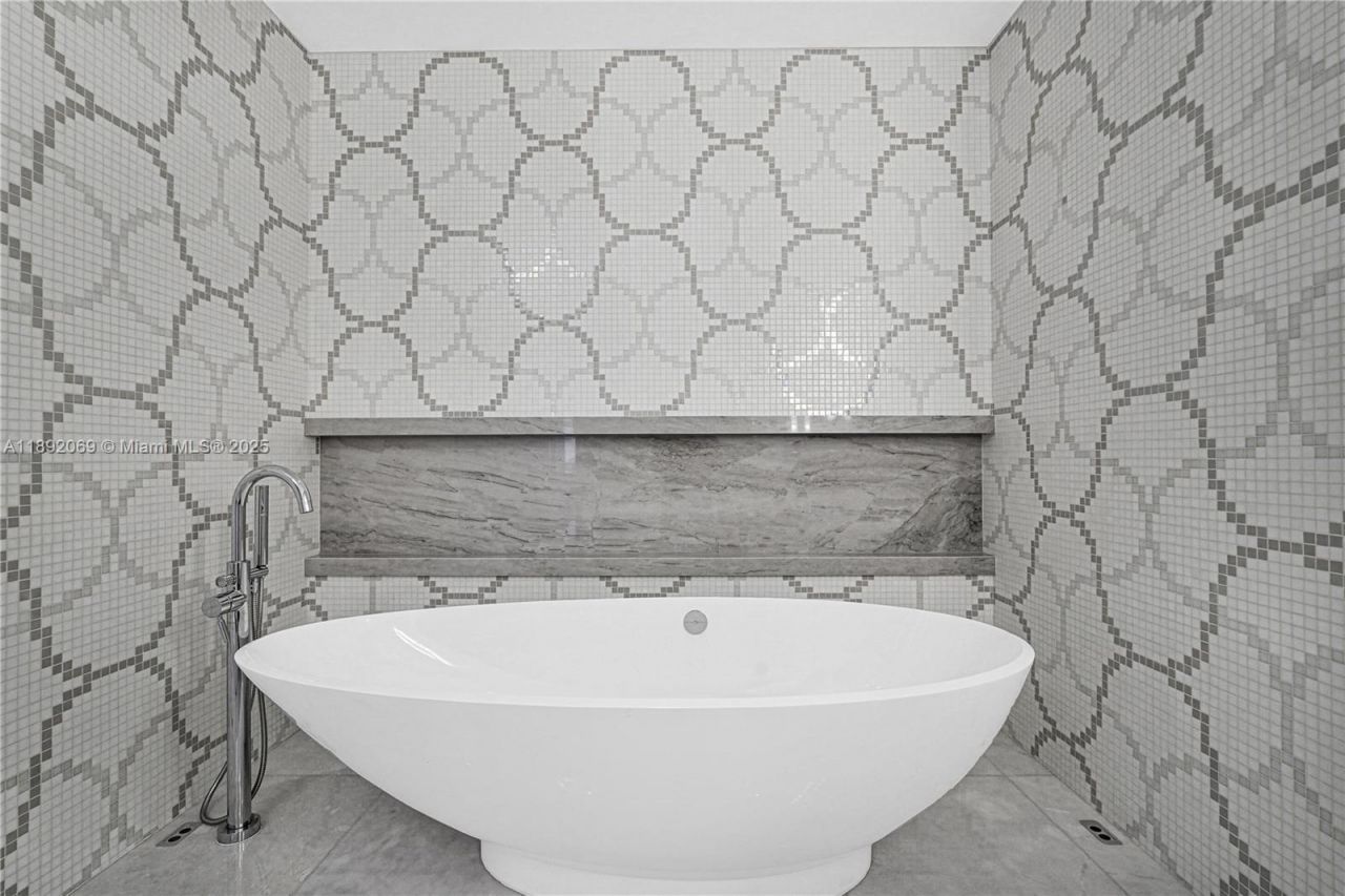 9701 Collins Ave, Unit 2103S, Bal Harbour, FL 33154 Photo