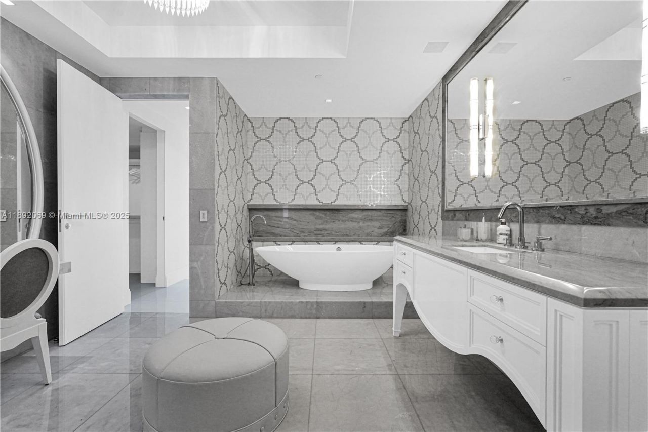 9701 Collins Ave, Unit 2103S, Bal Harbour, FL 33154 Photo