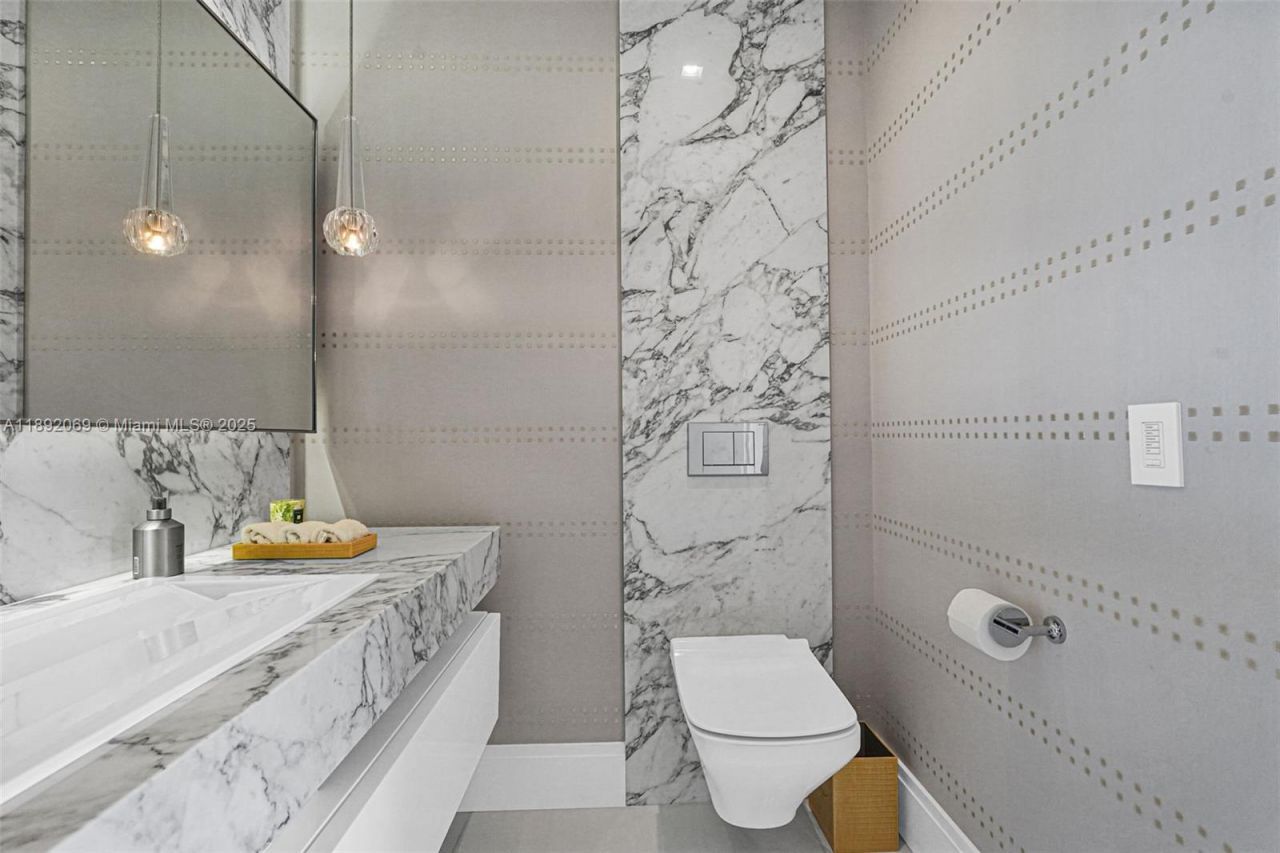 9701 Collins Ave, Unit 2103S, Bal Harbour, FL 33154 Photo