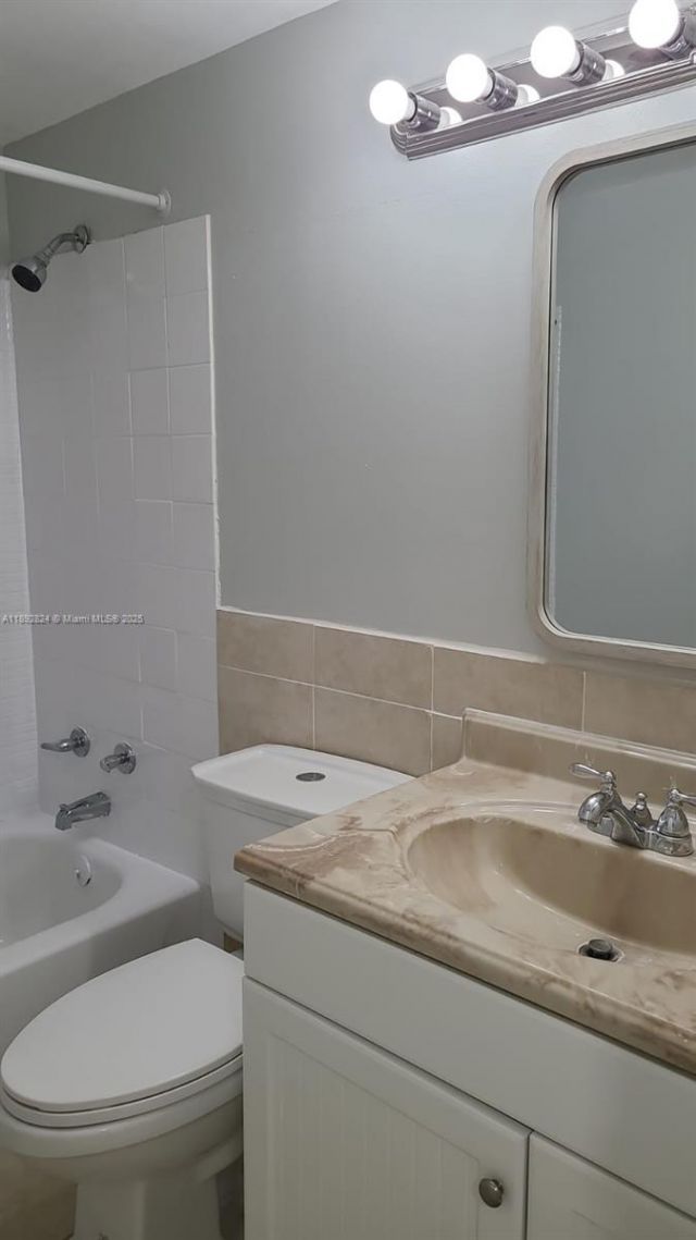 287 Norwich L, Unit 287, West Palm Beach, FL 33417 Photo