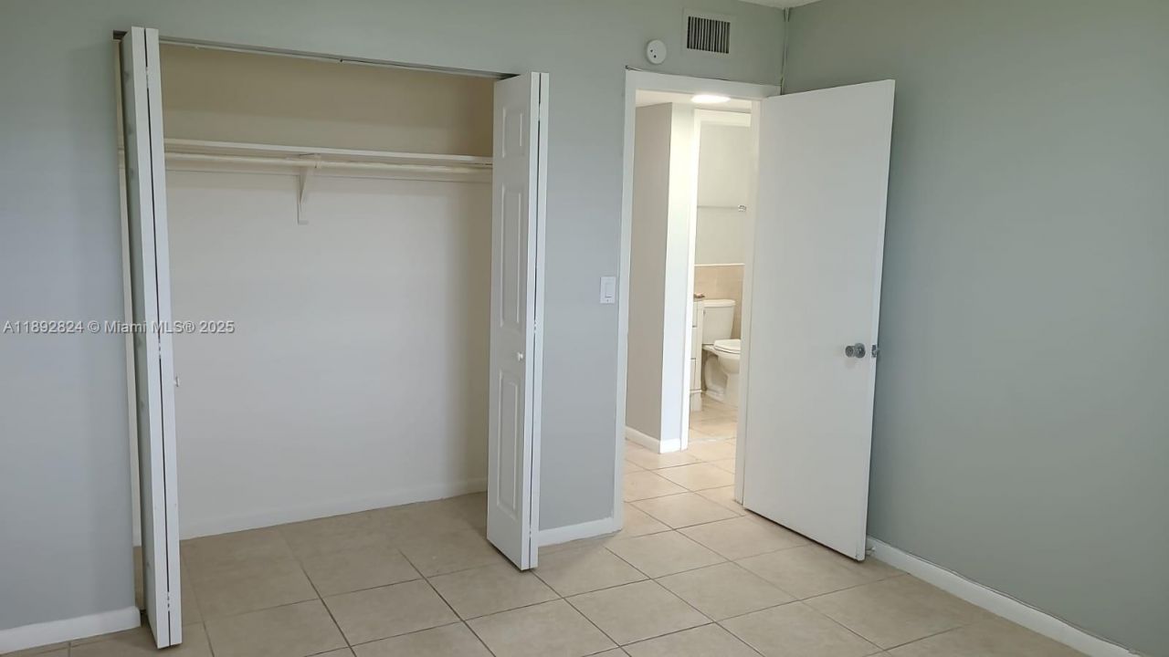 287 Norwich L, Unit 287, West Palm Beach, FL 33417 Photo