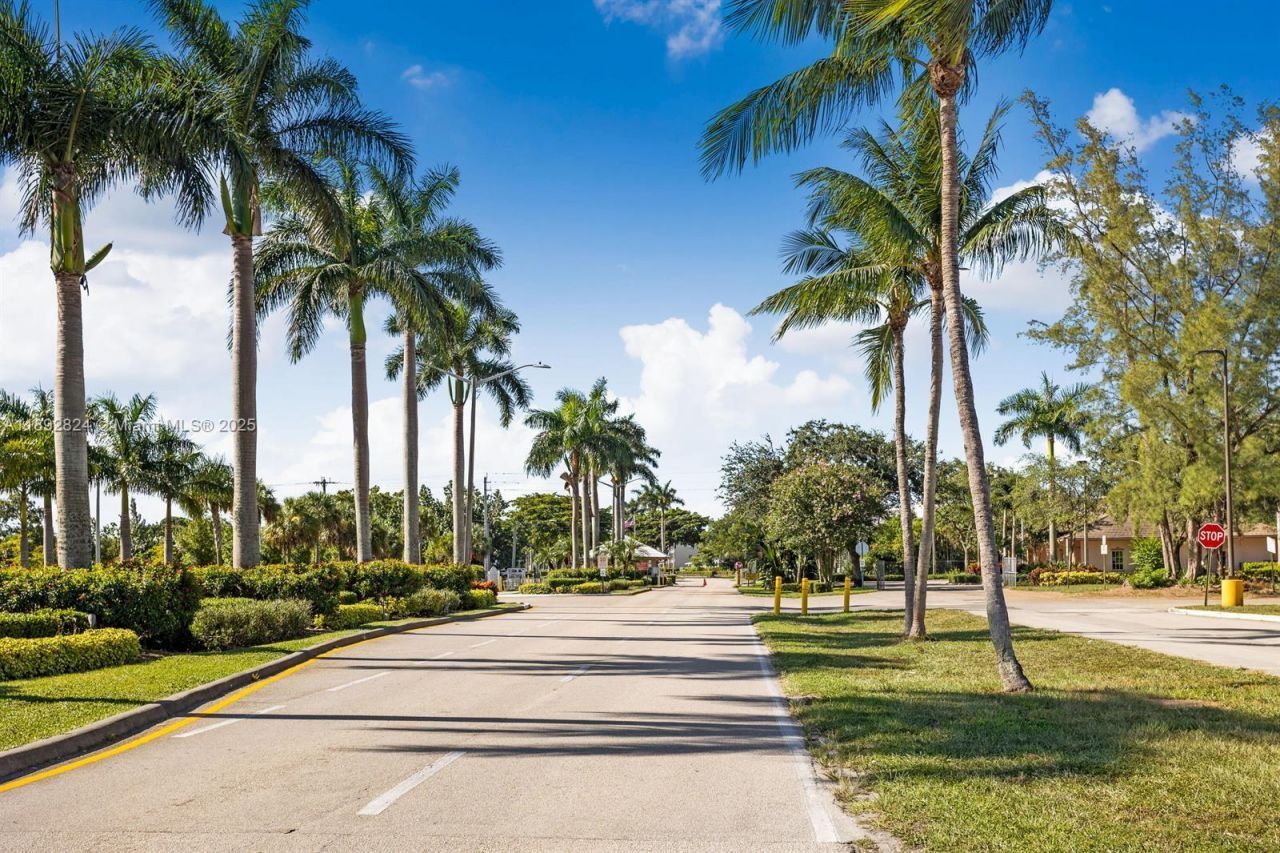 287 Norwich L, Unit 287, West Palm Beach, FL 33417 Photo