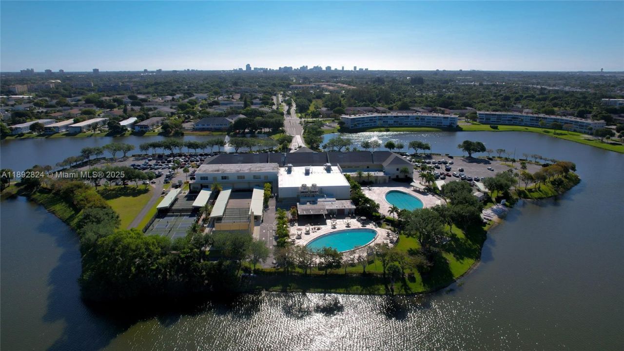 287 Norwich L, Unit 287, West Palm Beach, FL 33417 Photo