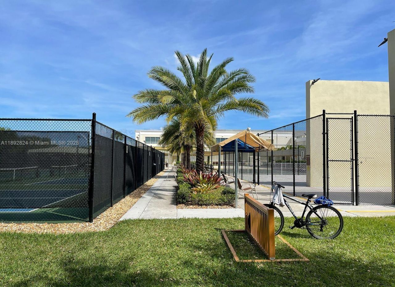 287 Norwich L, Unit 287, West Palm Beach, FL 33417 Photo