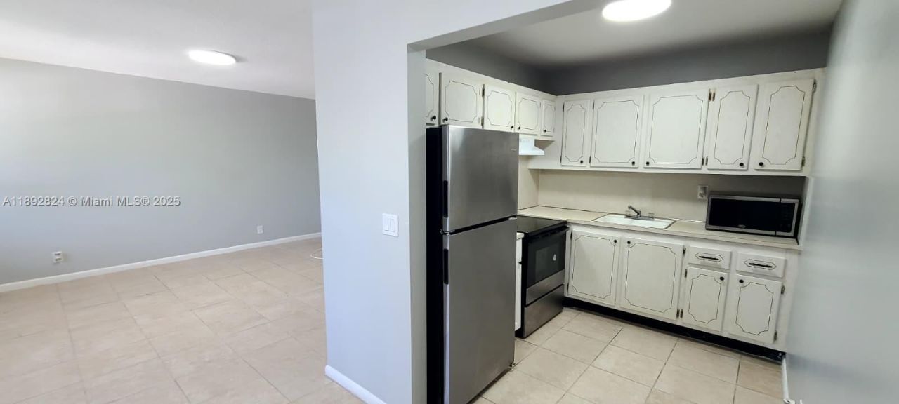 287 Norwich L, Unit 287, West Palm Beach, FL 33417 Photo