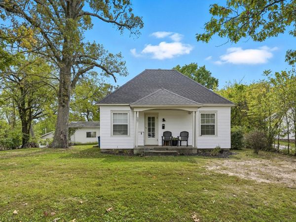 507 W Hill Street, Neosho, MO 64850