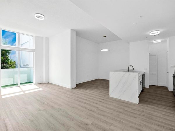 1871 NW S River Dr, Unit 501, Miami, FL 33125