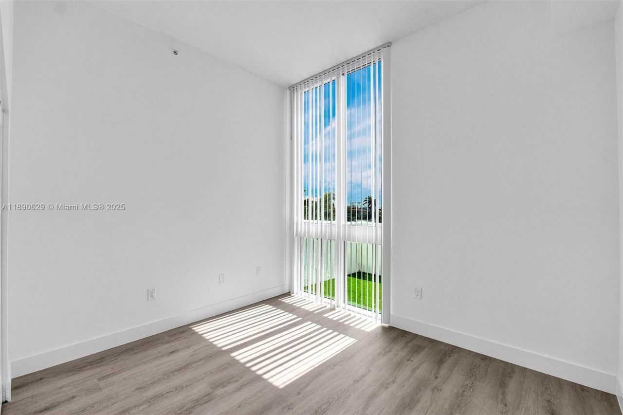 1871 NW S River Dr, Unit 501, Miami, FL 33125 Photo