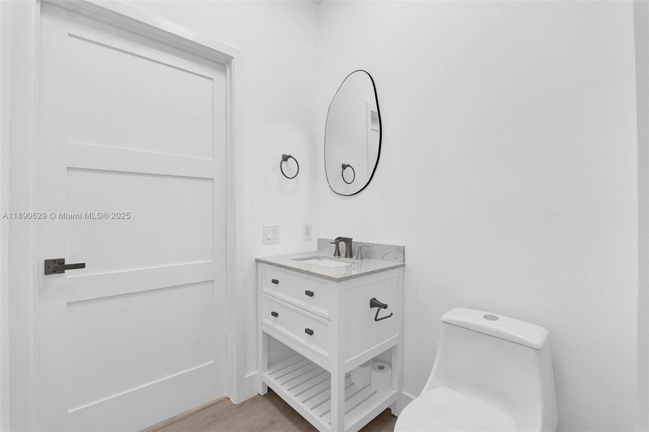 1871 NW S River Dr, Unit 501, Miami, FL 33125 Photo