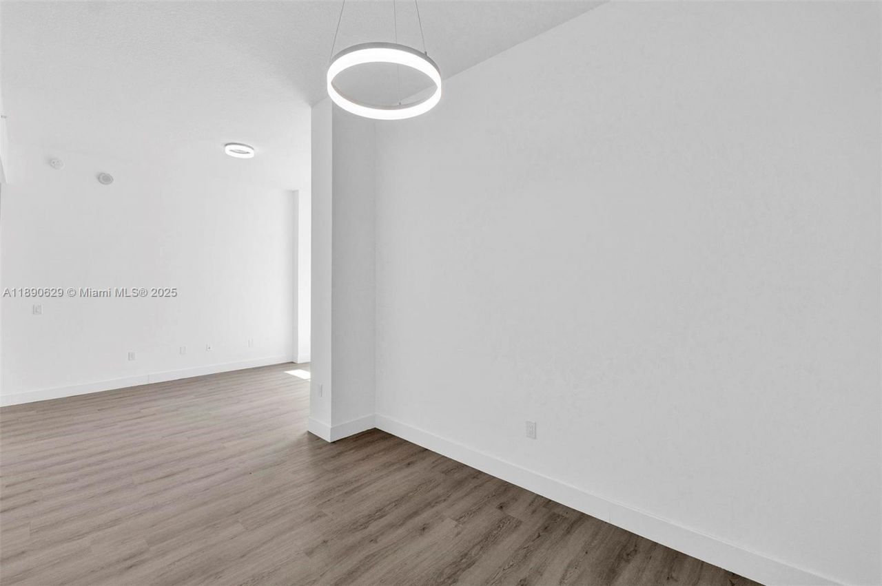 1871 NW S River Dr, Unit 501, Miami, FL 33125 Photo