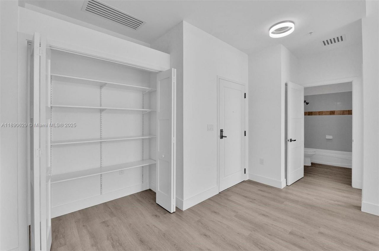 1871 NW S River Dr, Unit 501, Miami, FL 33125 Photo