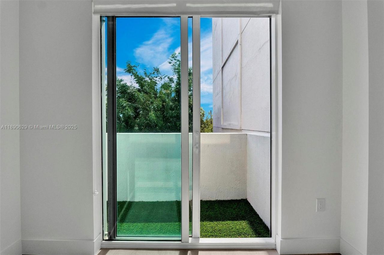 1871 NW S River Dr, Unit 501, Miami, FL 33125 Photo