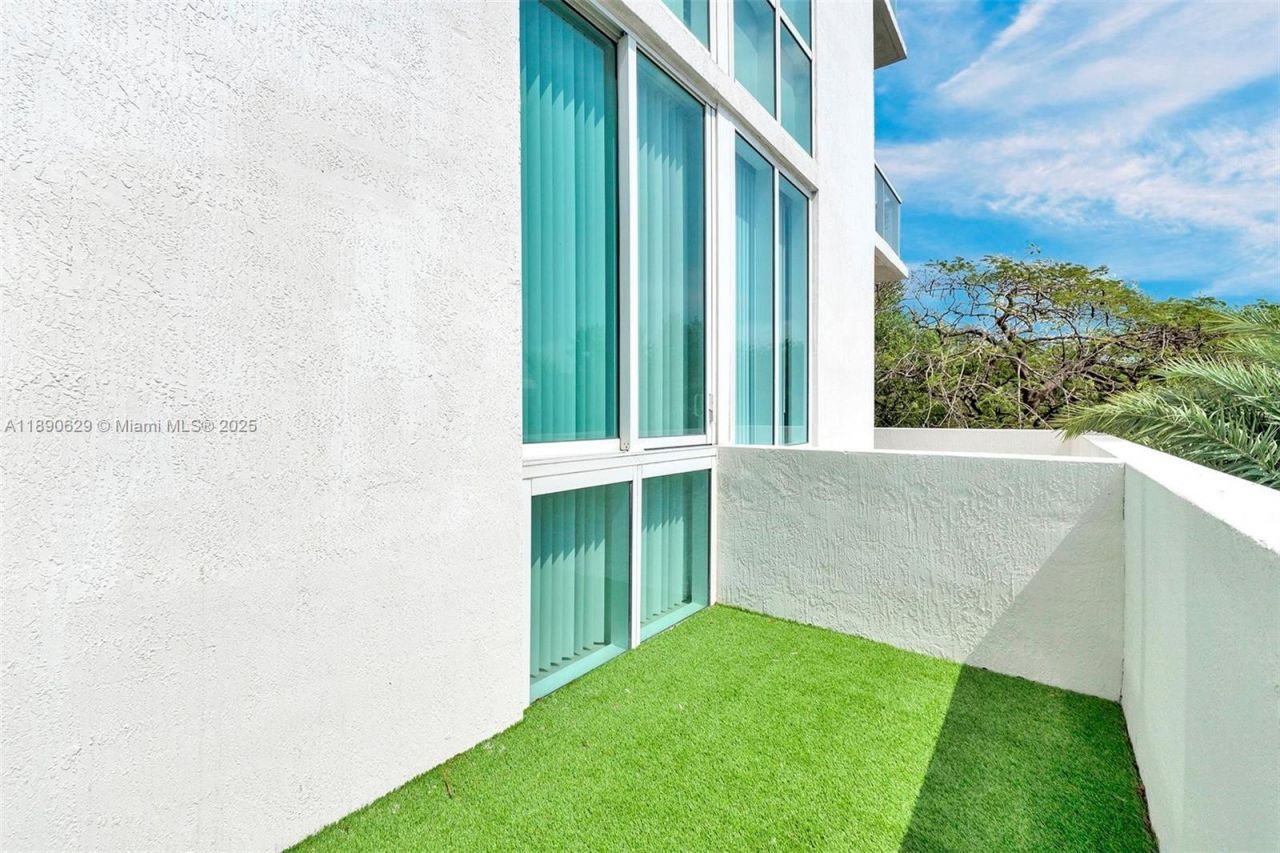 1871 NW S River Dr, Unit 501, Miami, FL 33125 Photo