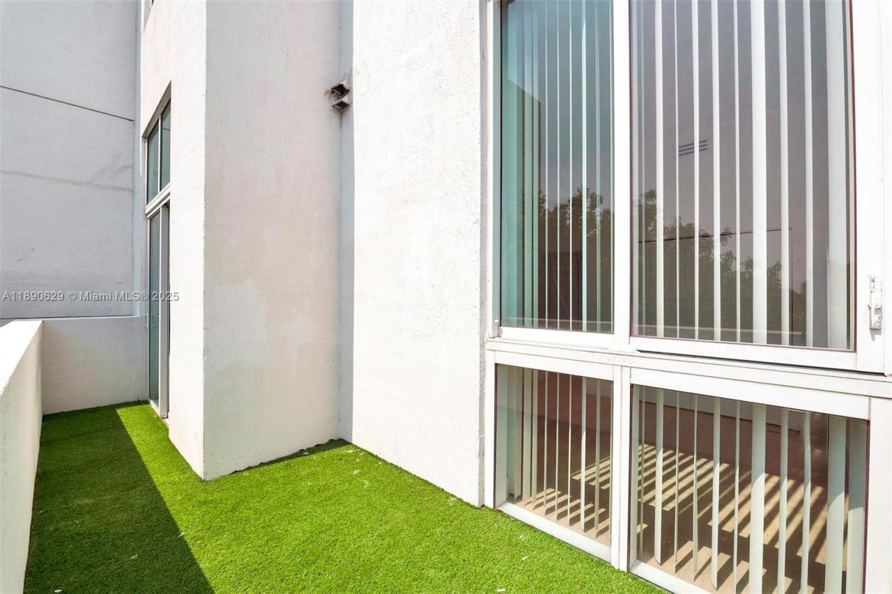 1871 NW S River Dr, Unit 501, Miami, FL 33125 Photo