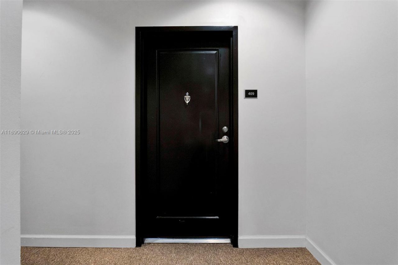 1871 NW S River Dr, Unit 501, Miami, FL 33125 Photo