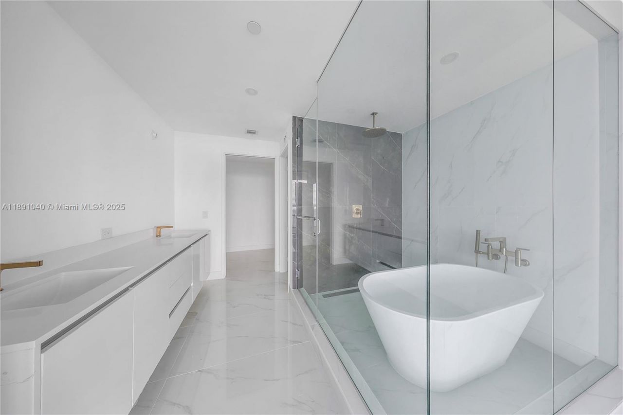 700 NE 24 St, Unit 3402, Miami, FL 33137 Photo