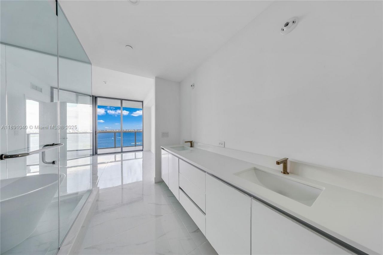 700 NE 24 St, Unit 3402, Miami, FL 33137 Photo