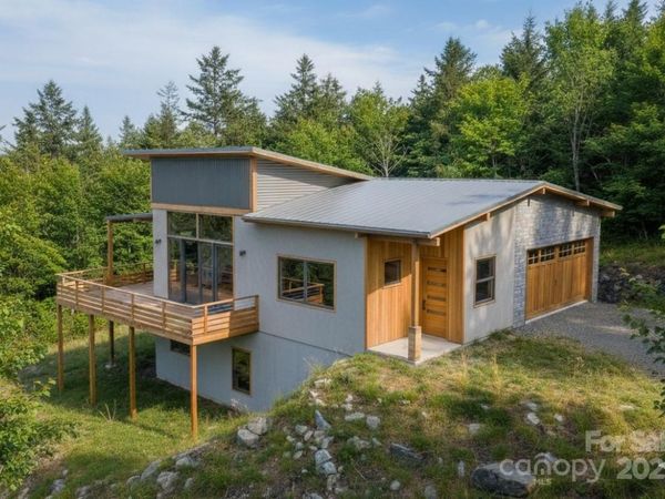 92 Senator Reynolds Road, Asheville, NC 28804