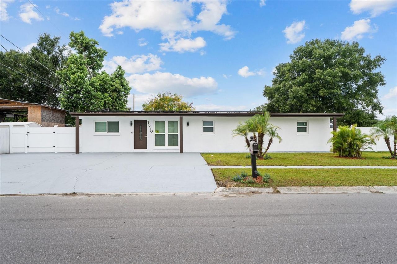 7620 Dennison Drive, Tampa, FL 33619 Main Photo