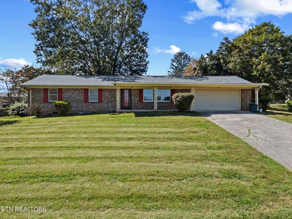 3413 N Fountaincrest Drive, Knoxville, TN 37918