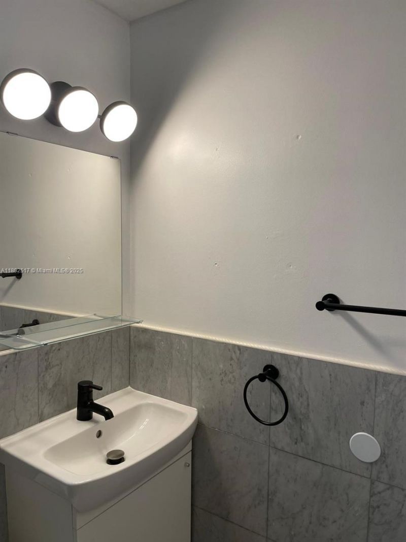 1610 Michigan Ave, Unit 6, Miami Beach, FL 33139 Photo