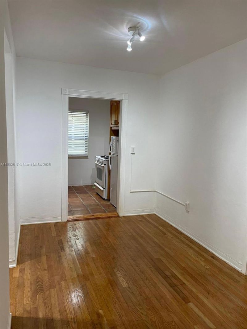 1610 Michigan Ave, Unit 6, Miami Beach, FL 33139 Photo