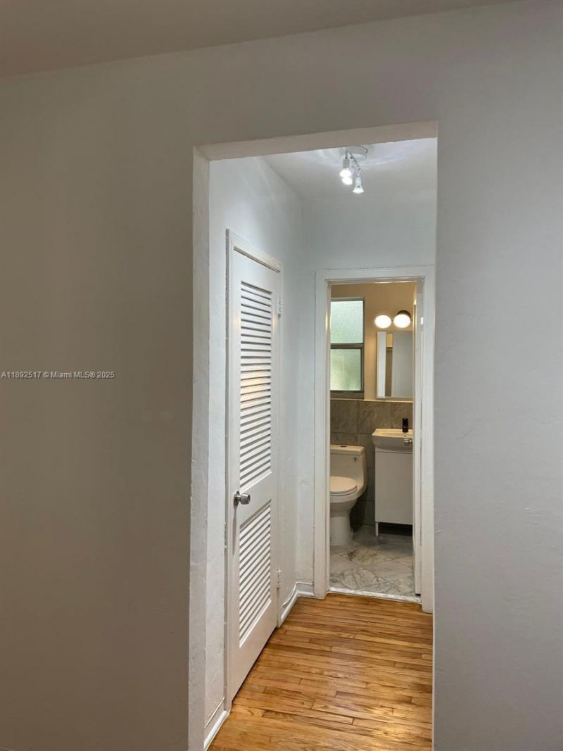 1610 Michigan Ave, Unit 6, Miami Beach, FL 33139 Photo
