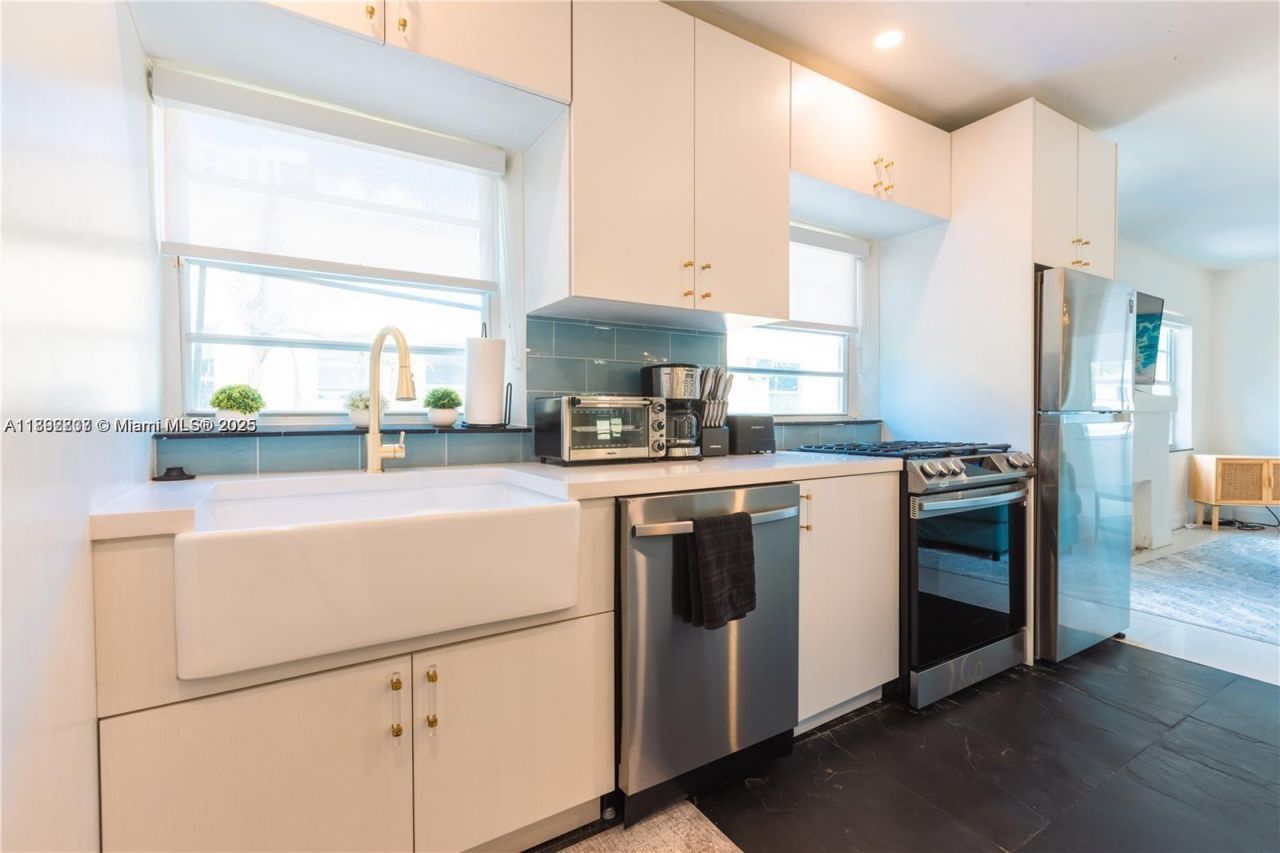 426 NE 26th St, Unit 1, Miami, FL 33137 Photo