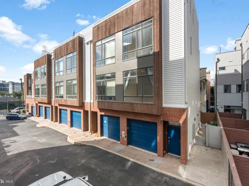 333 Green Street, Unit 7, Philadelphia, PA 19123 Main Photo