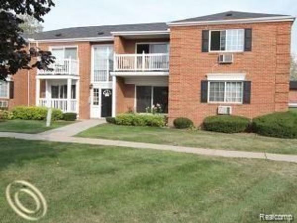 2420-D PARMENTER Boulevard, Royal Oak, MI 48073