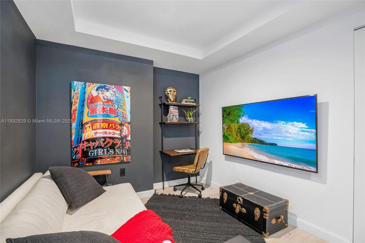 55 SW 9th St, Unit 3205, Miami, FL 33130 Photo