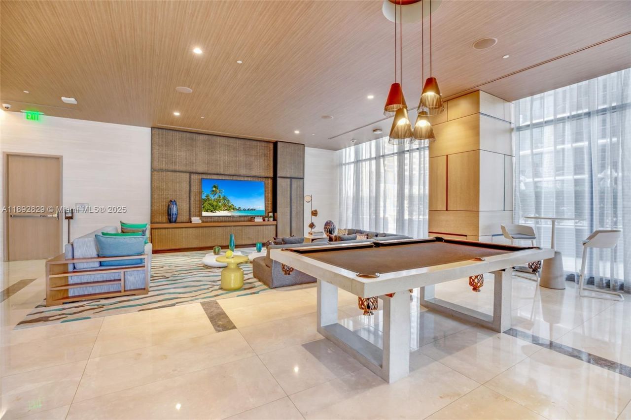 55 SW 9th St, Unit 3205, Miami, FL 33130 Photo