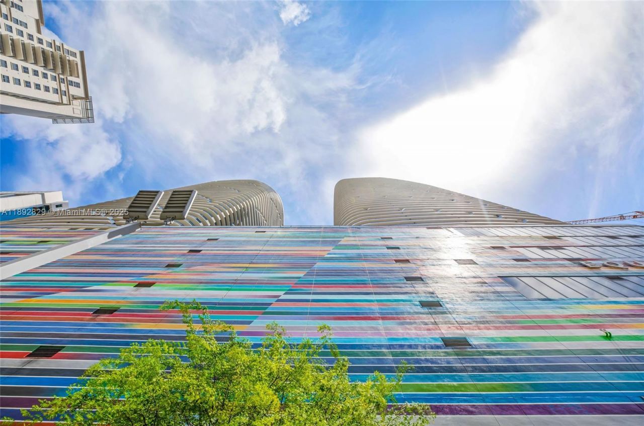 55 SW 9th St, Unit 3205, Miami, FL 33130 Photo