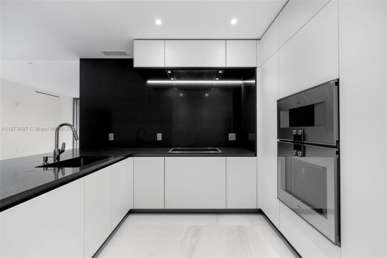 300 Biscayne Blvd Way, Unit 2409, Miami, FL 33131 Photo