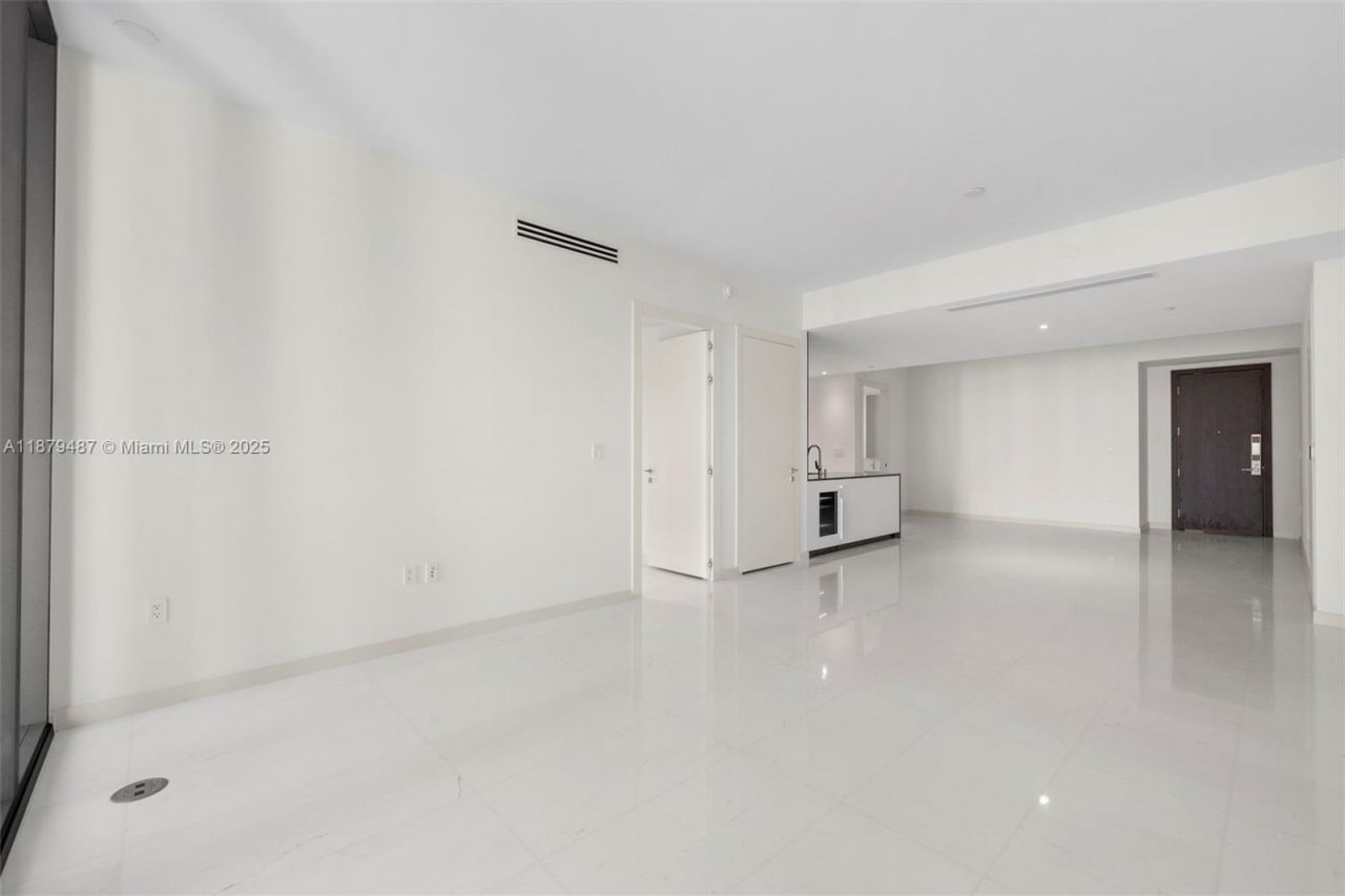 300 Biscayne Blvd Way, Unit 2409, Miami, FL 33131 Photo